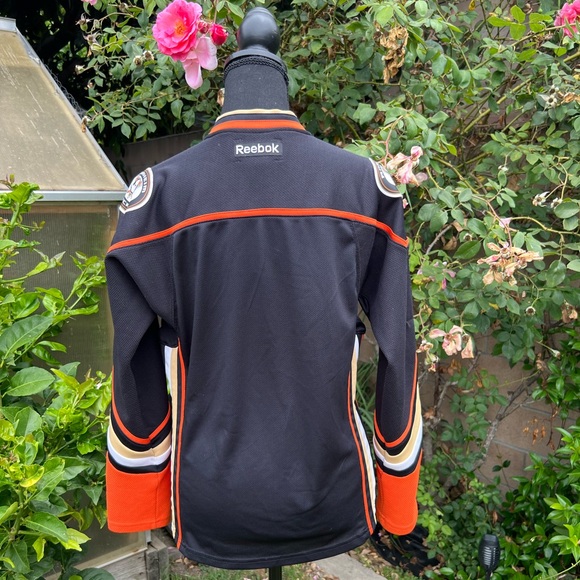 Anaheim Ducks women’s jersey size small - Picture 2 of 8